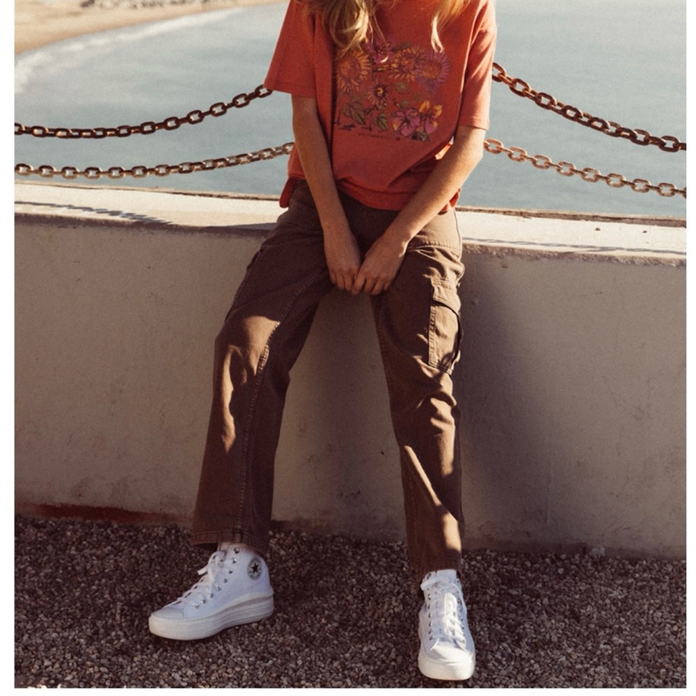 BDG cargo pants: brown, size 26.